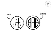 Load image into Gallery viewer, Monogrammed Acrylic Keychain | Acrylic Circle Keychain | Transparent Keychain | Monogrammed Circle Pendant | Acrylic Pendant
